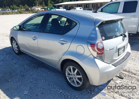 2012 Toyota Prius C Three из США, поврежденный, VIN JTDKDTB37C1519504